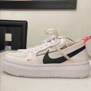 NIKE COURT VISION ALTA TXT SNEAKERS WOMENS SIZE 10